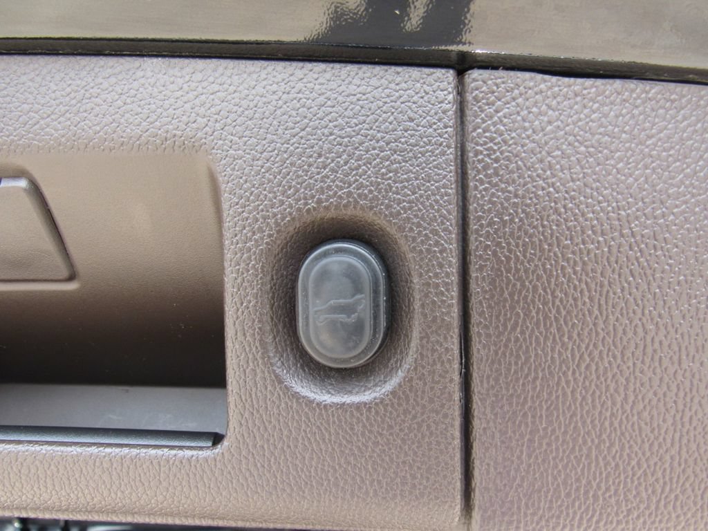Used 2020 GMC Yukon XL Denali RWD image 20