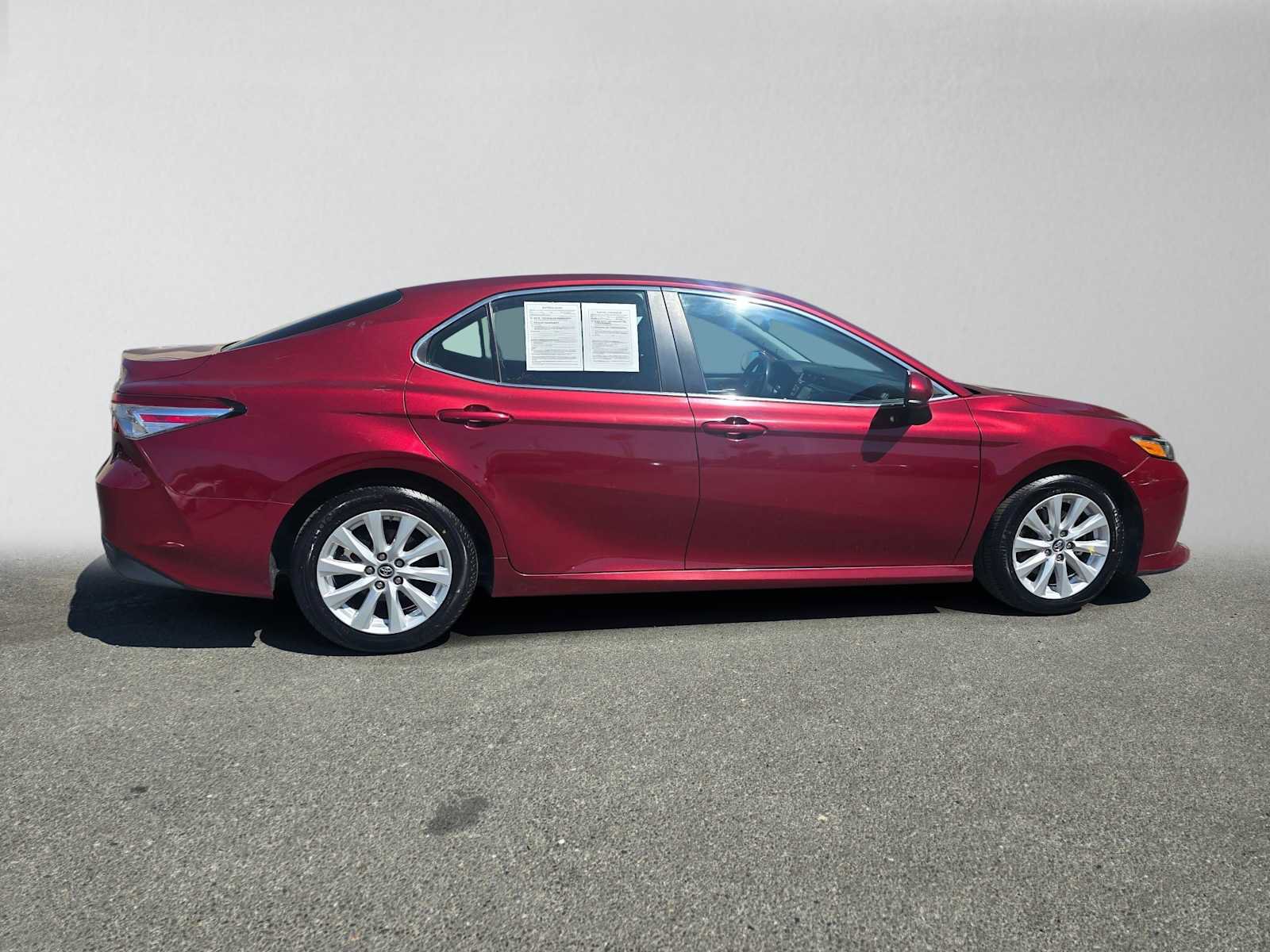 Used 2018 Toyota Camry LE FWD image 2
