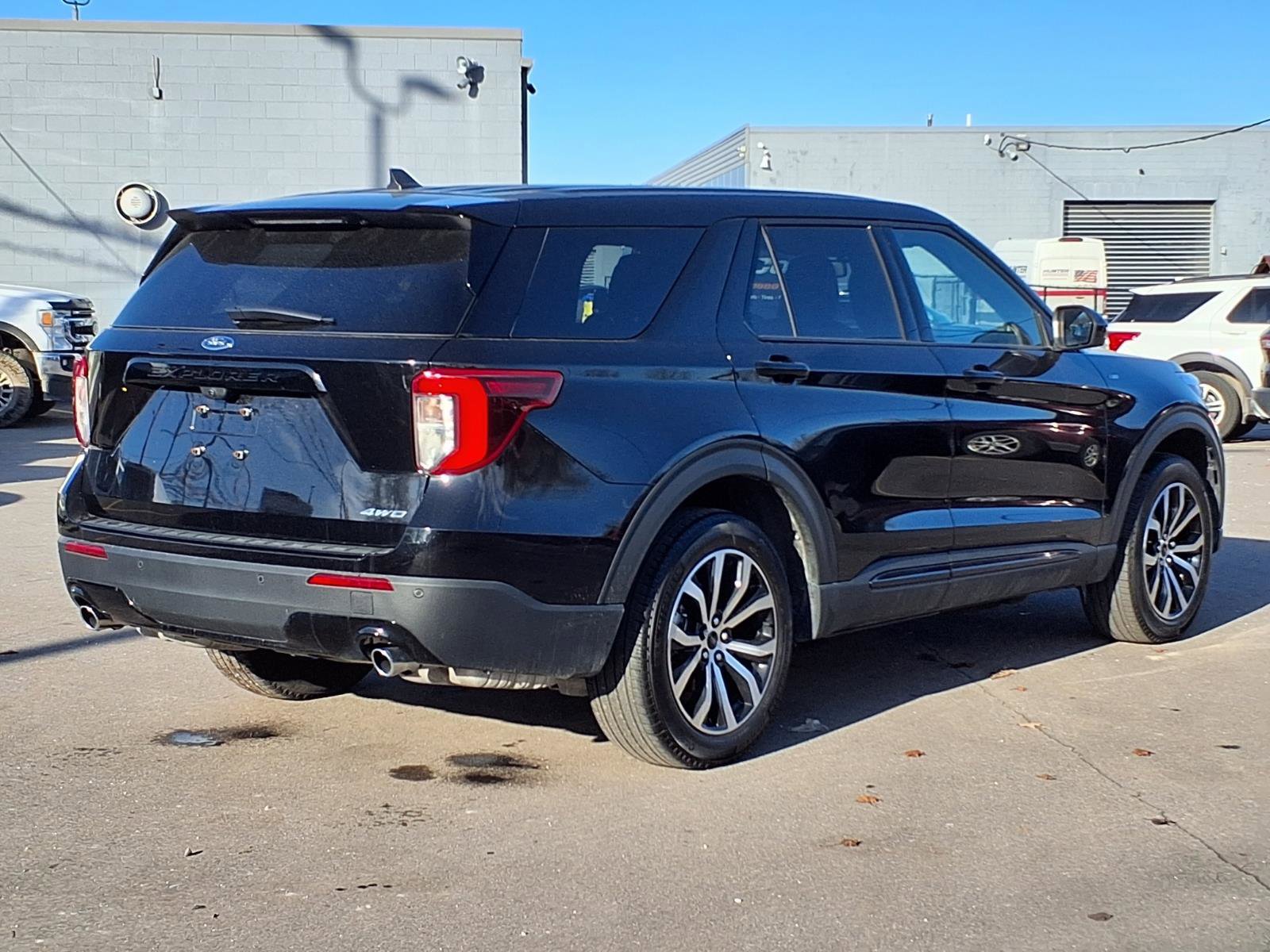 Used 2022 Ford Explorer ST-Line image 2