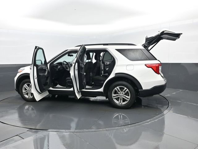 Used 2022 Ford Explorer XLT image 32