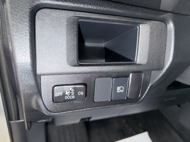 Used 2019 Toyota Tacoma SR5 image 12