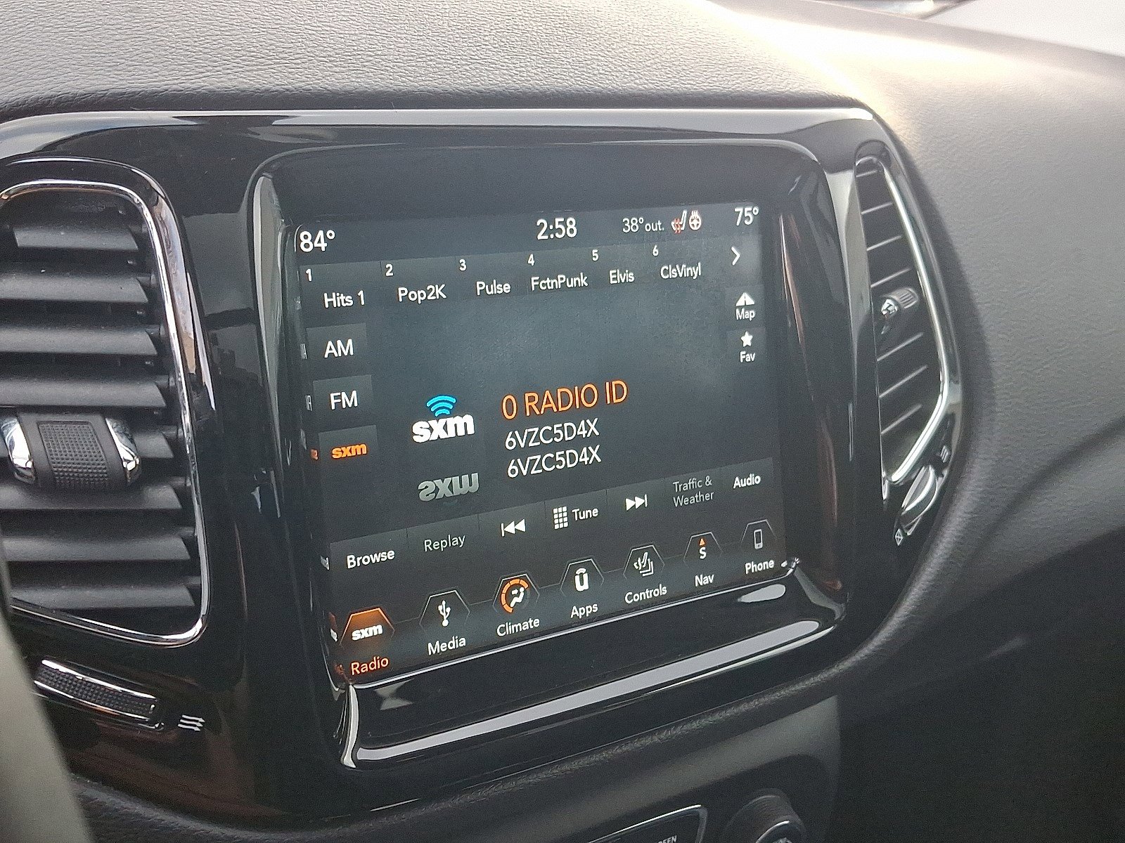 Used 2019 Jeep Compass Limited w/ Safety & Security Group image 18