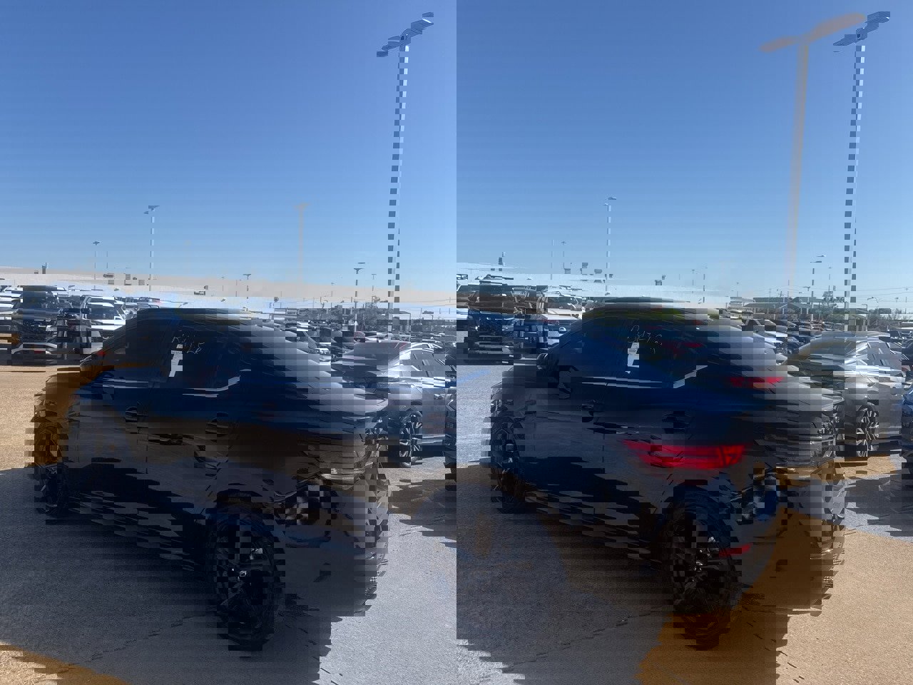 Certified 2022 Nissan Sentra SR w/ Midnight Edition image 10