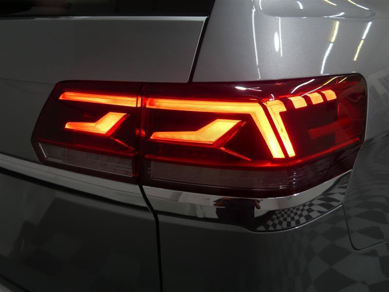 Used 2022 Volkswagen Atlas SE w/ Panoramic Sunroof Package FWD image 16