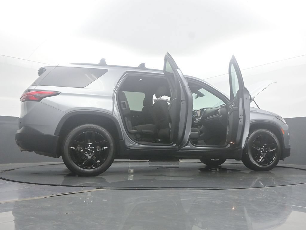 Used 2023 Chevrolet Traverse LT w/ Rear Camera Mirror Package AWD/4WD image 61