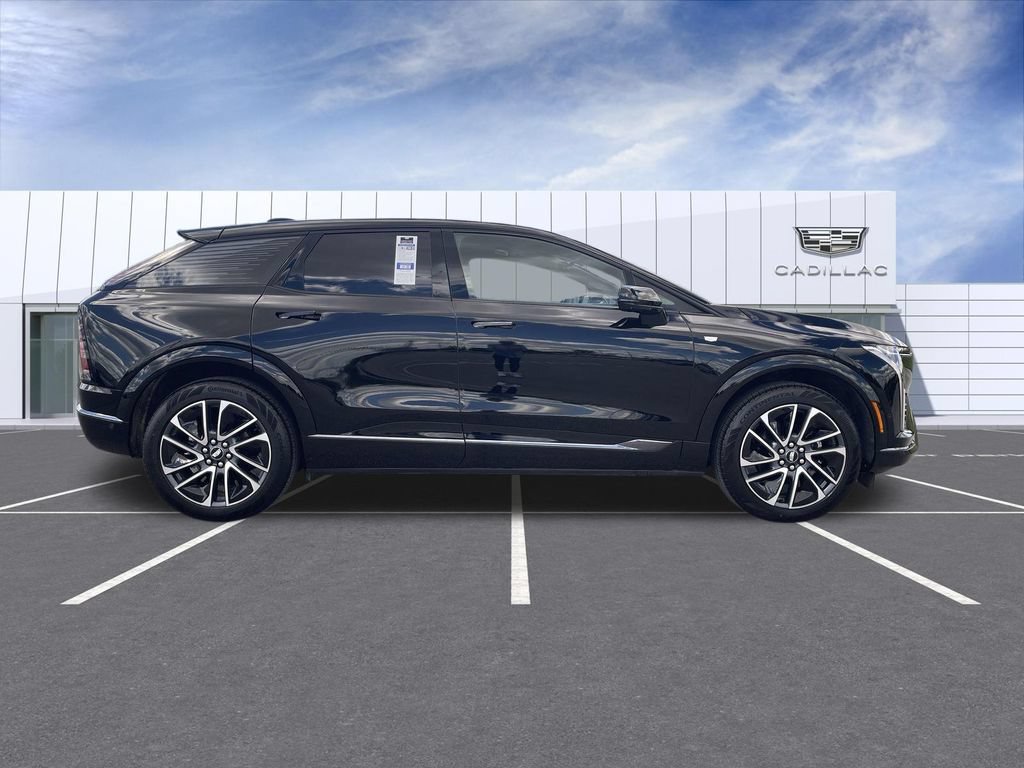 Certified 2025 Cadillac Optiq Sport 1 AWD/4WD image 9