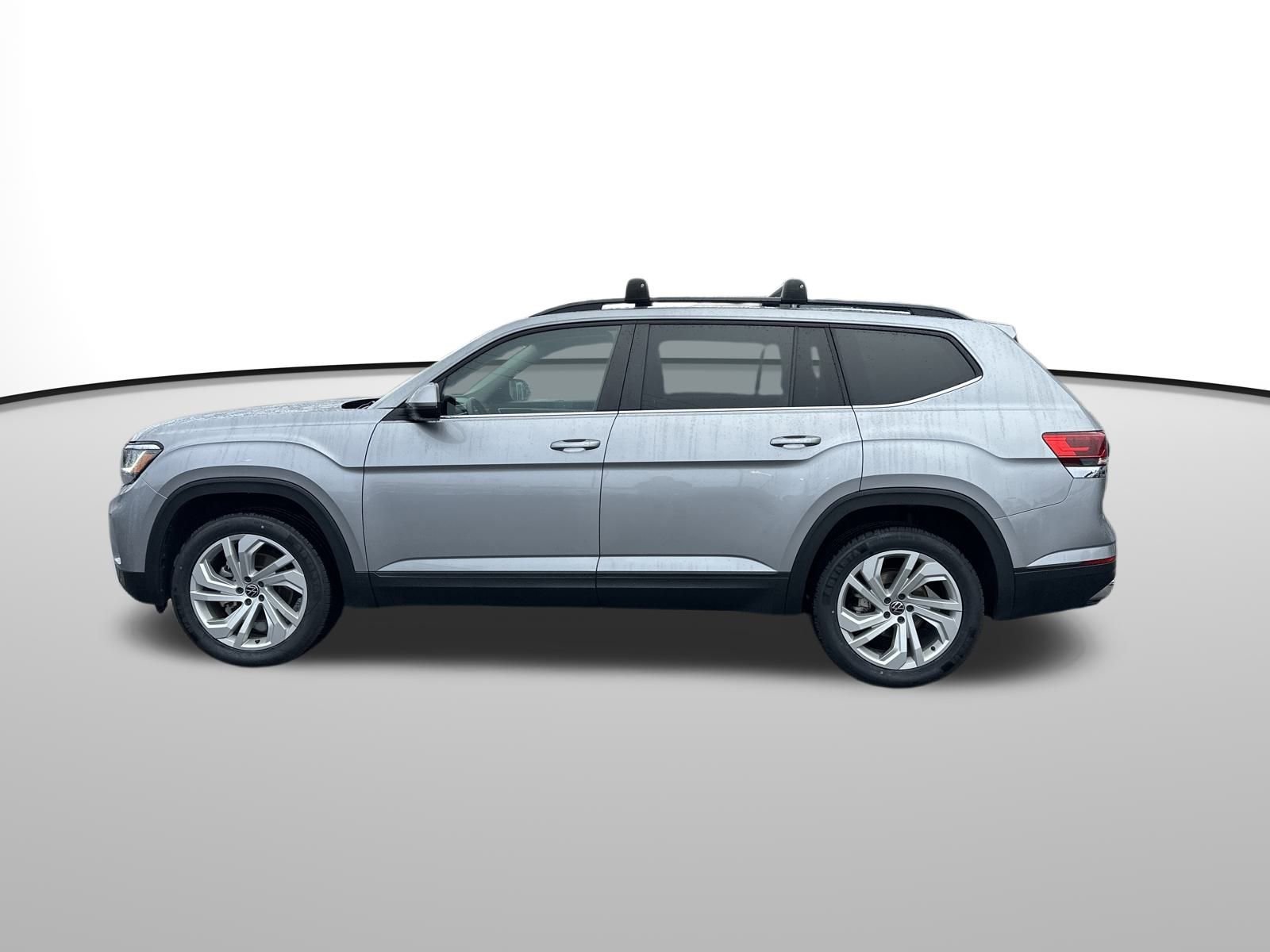 Used 2022 Volkswagen Atlas SE image 2