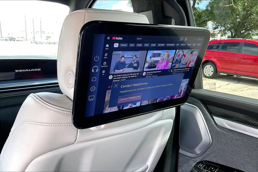 Used 2026 Cadillac Escalade V w/ LPO, ONYX Package AWD/4WD image 26