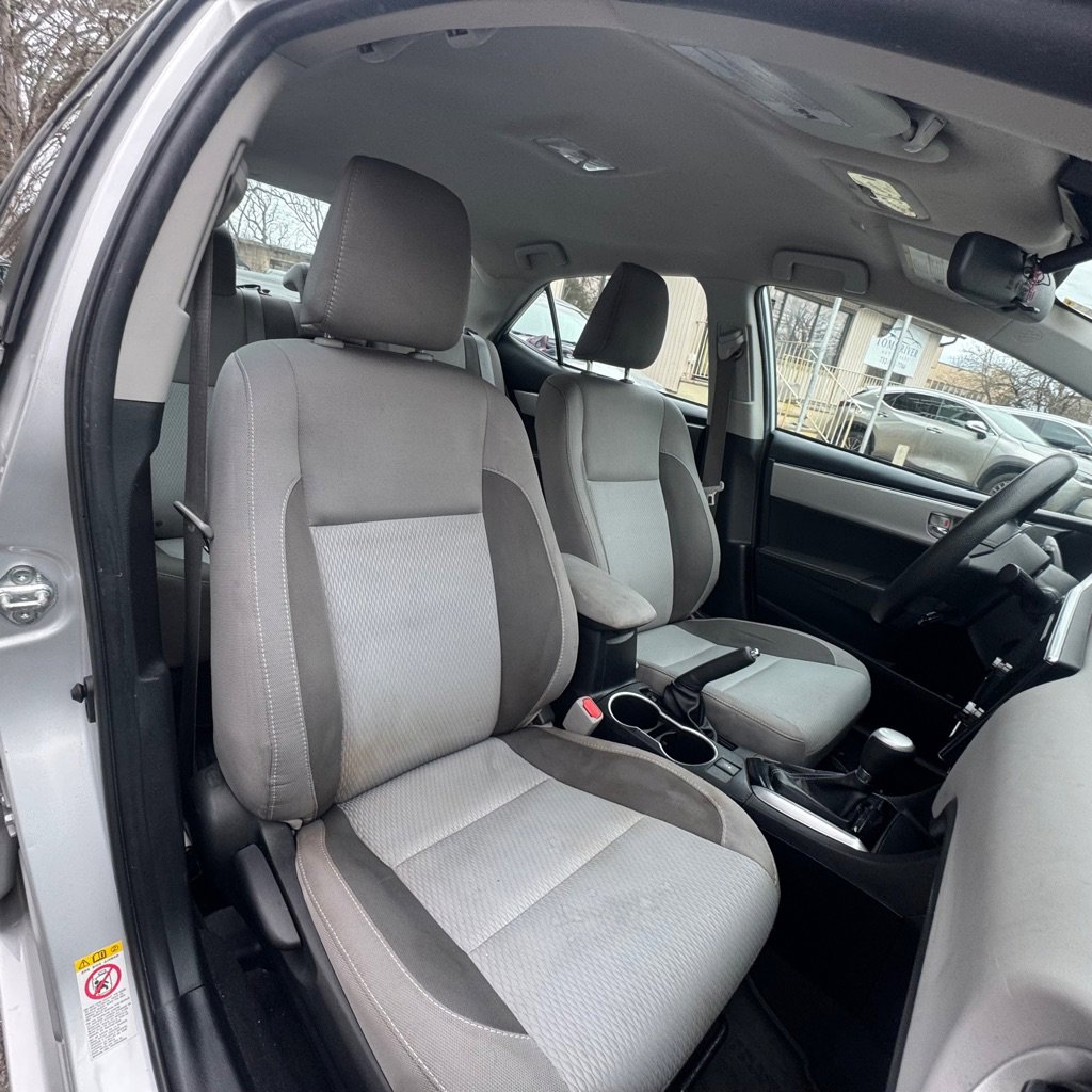 Used 2018 Toyota Corolla LE image 23