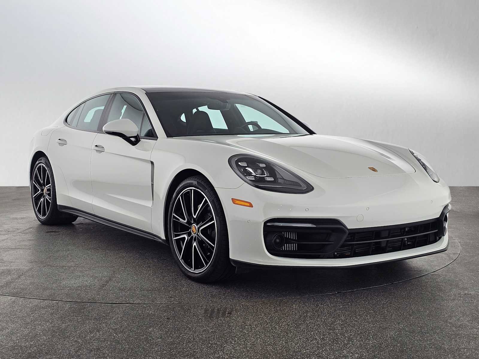 Used 2023 Porsche Panamera Platinum Edition image 7
