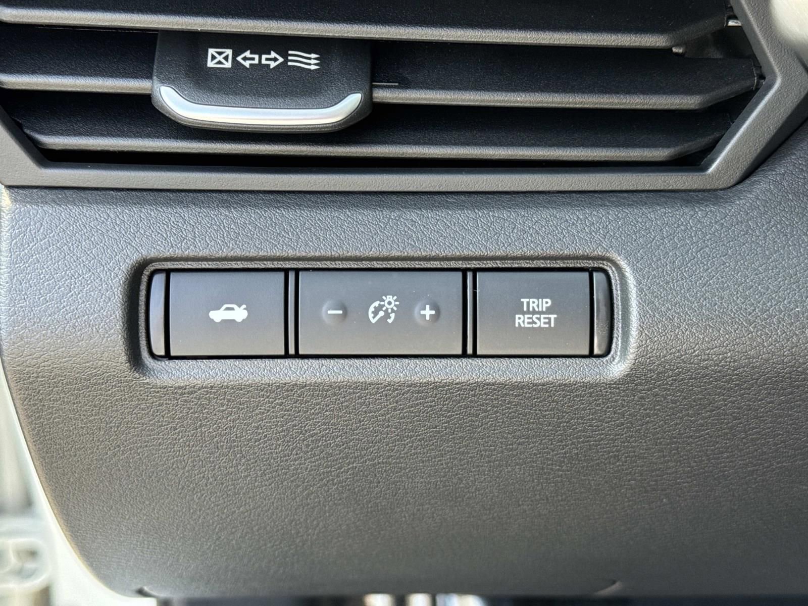 Used 2025 Nissan Altima 2.5 SR image 20