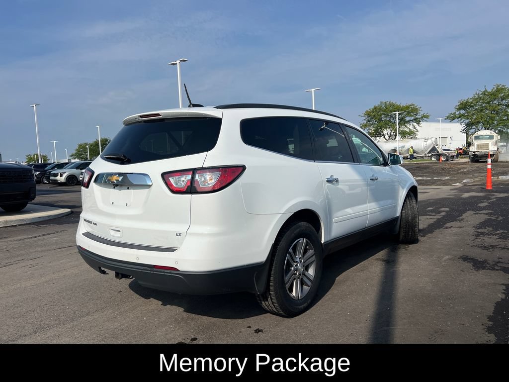 Used 2017 Chevrolet Traverse LT AWD/4WD image 3