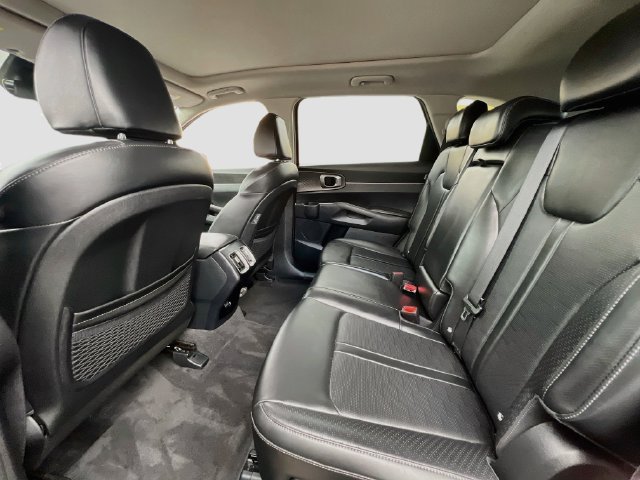 Certified 2025 Kia Sorento S w/ Panoramic Sunroof Package FWD image 26
