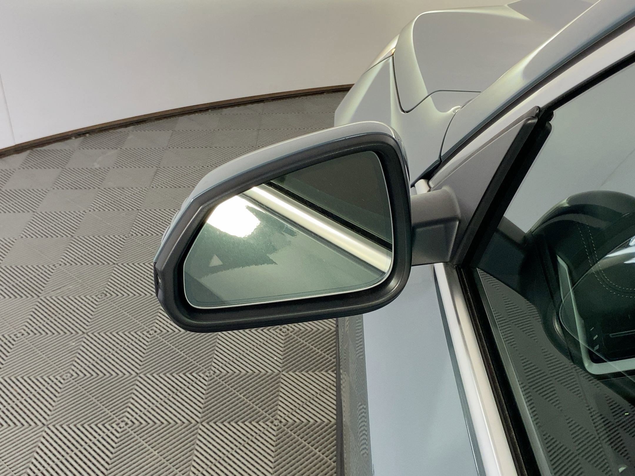 Used 2026 BMW X1 xDrive28i w/ Technology Package image 19