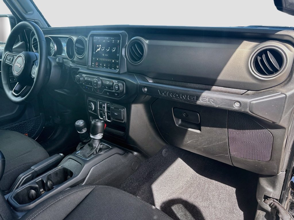 Certified 2023 Jeep Wrangler Unlimited w/ Sun & Screen Package AWD/4WD image 32