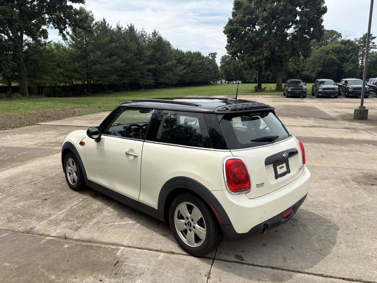 Used 2017 MINI Cooper 2-Door Hardtop FWD image 15