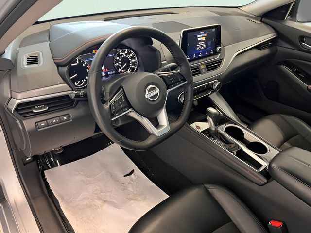 Used 2025 Nissan Altima 2.5 SR FWD image 14