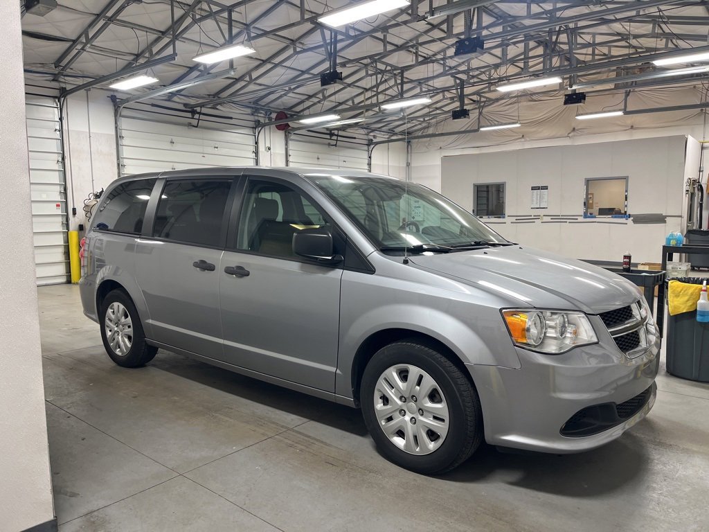 Used 2019 Dodge Grand Caravan SE w/ UConnect Hands-Free Group