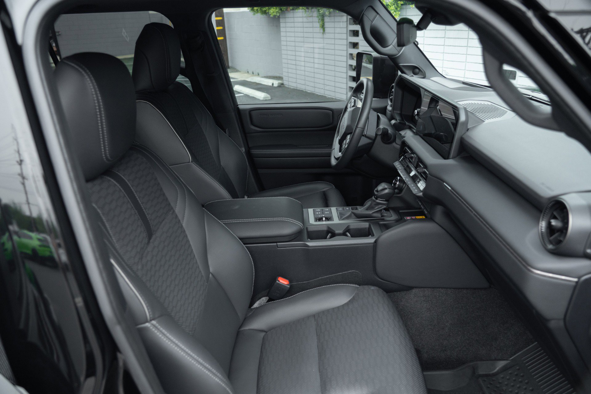 Used 2024 Toyota Land Cruiser image 5