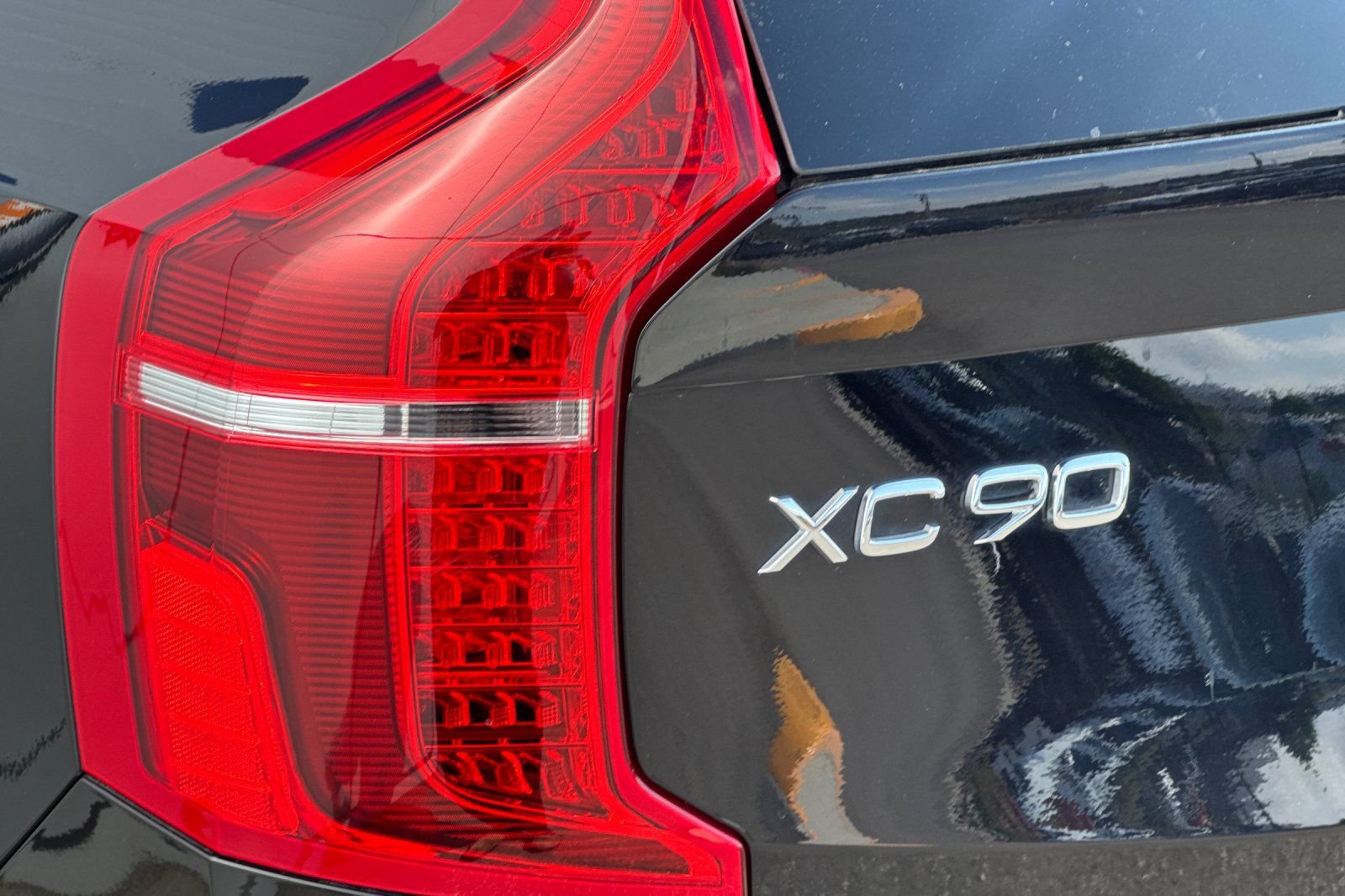 Used 2024 Volvo XC90 T8 Plus AWD/4WD image 35