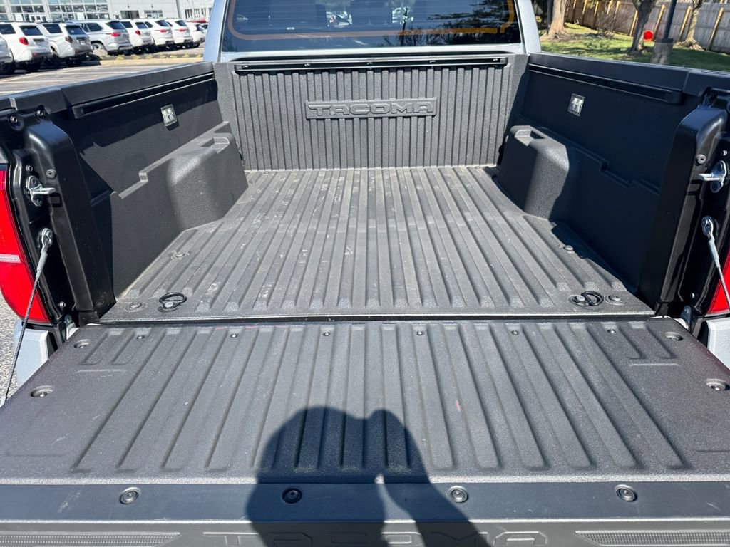 Used 2025 Toyota Tacoma SR5 image 17