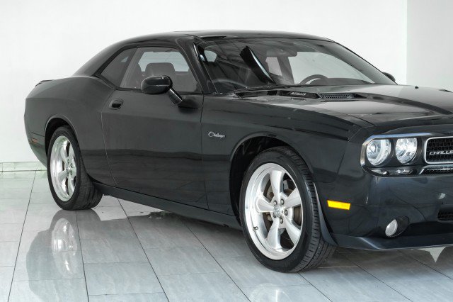 Used 2009 Dodge Challenger R/T RWD image 34