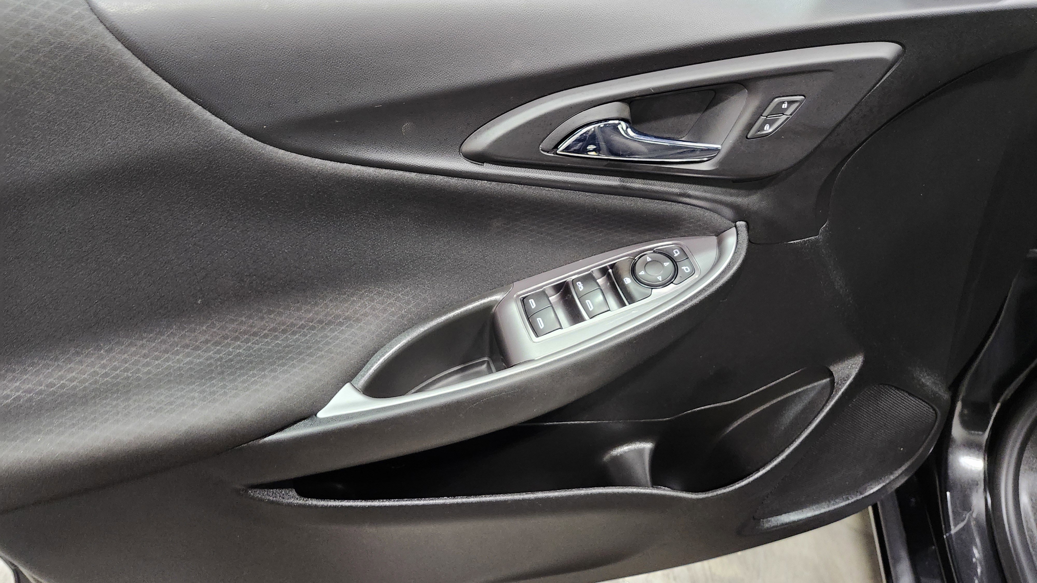 Used 2022 Chevrolet Malibu LT image 27