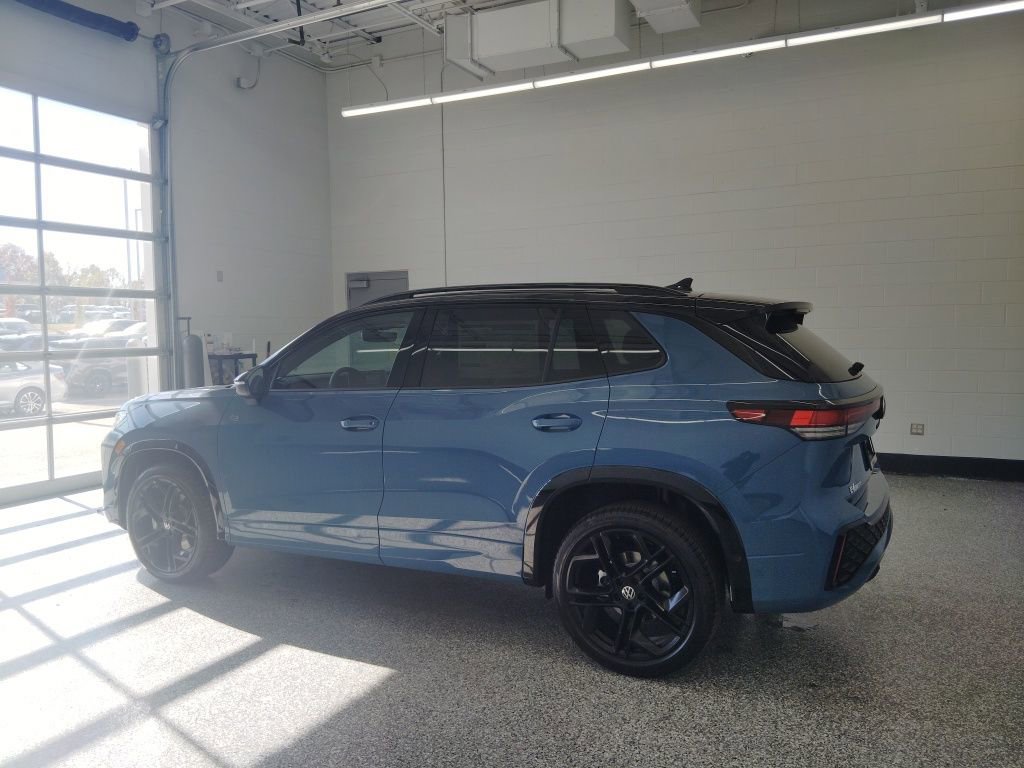 New 2026 Volkswagen Tiguan SE R-Line AWD/4WD image 5