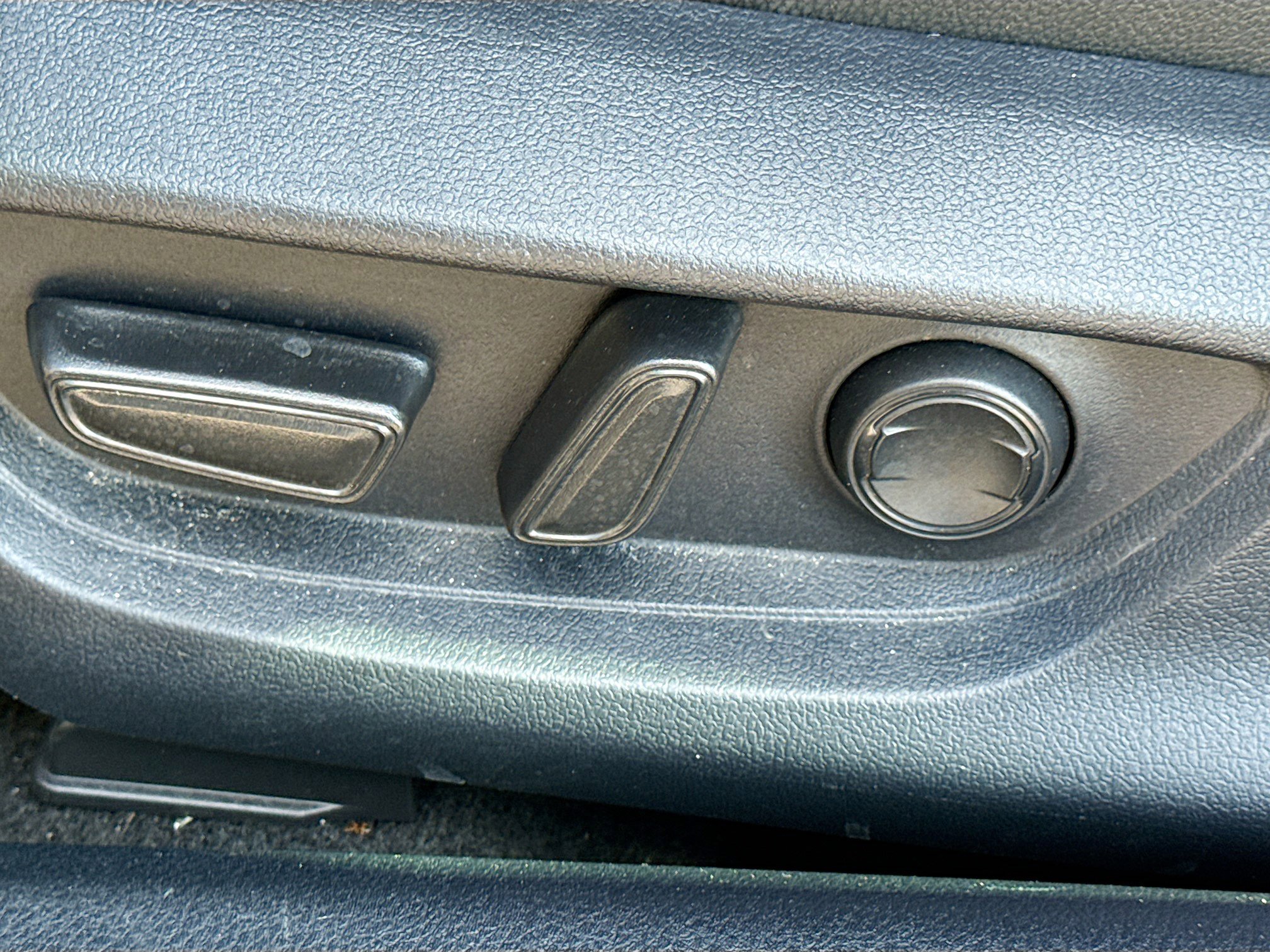 Used 2025 Toyota Camry SE w/ Convenience Package image 24