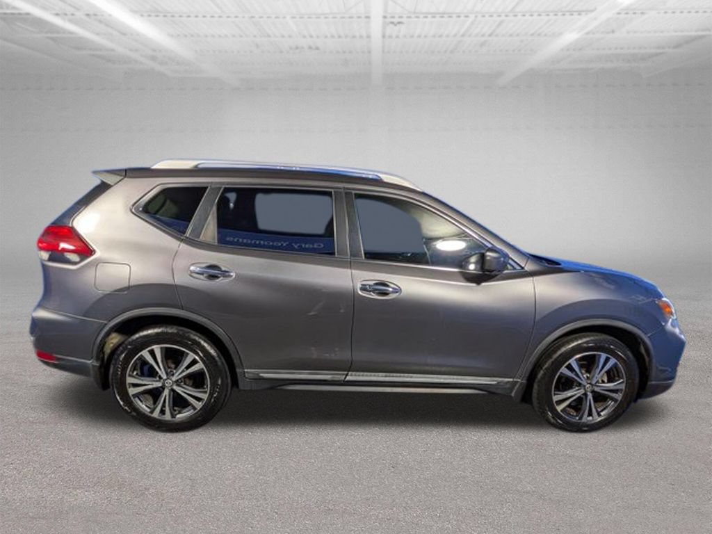 Used 2017 Nissan Rogue SL w/ SL Premium Package FWD image 4