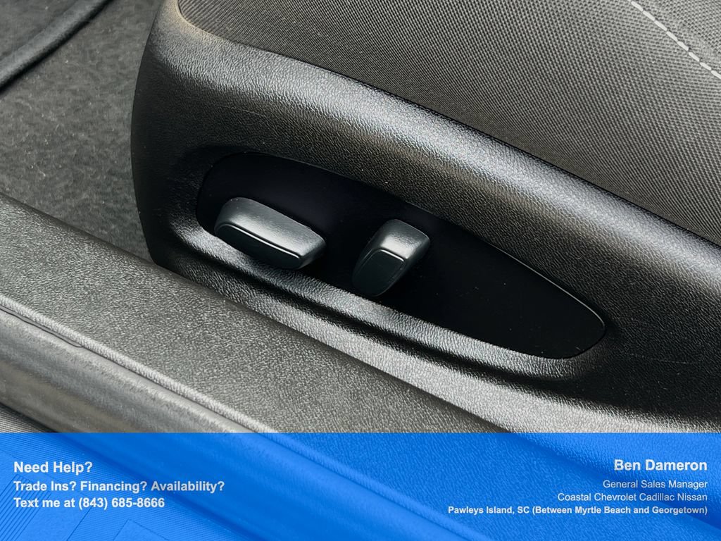 Used 2019 Chevrolet Camaro LT w/ Technology Package RWD image 8
