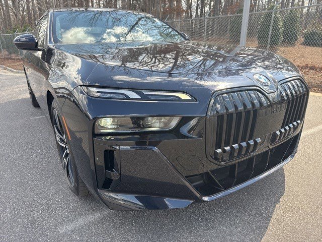 Used 2023 BMW 760i xDrive w/ Luxury Rear Seating Package image 10