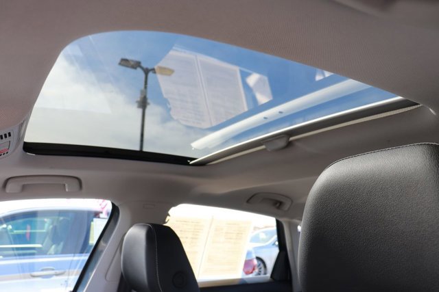 Used 2025 Volkswagen Jetta SE image 28