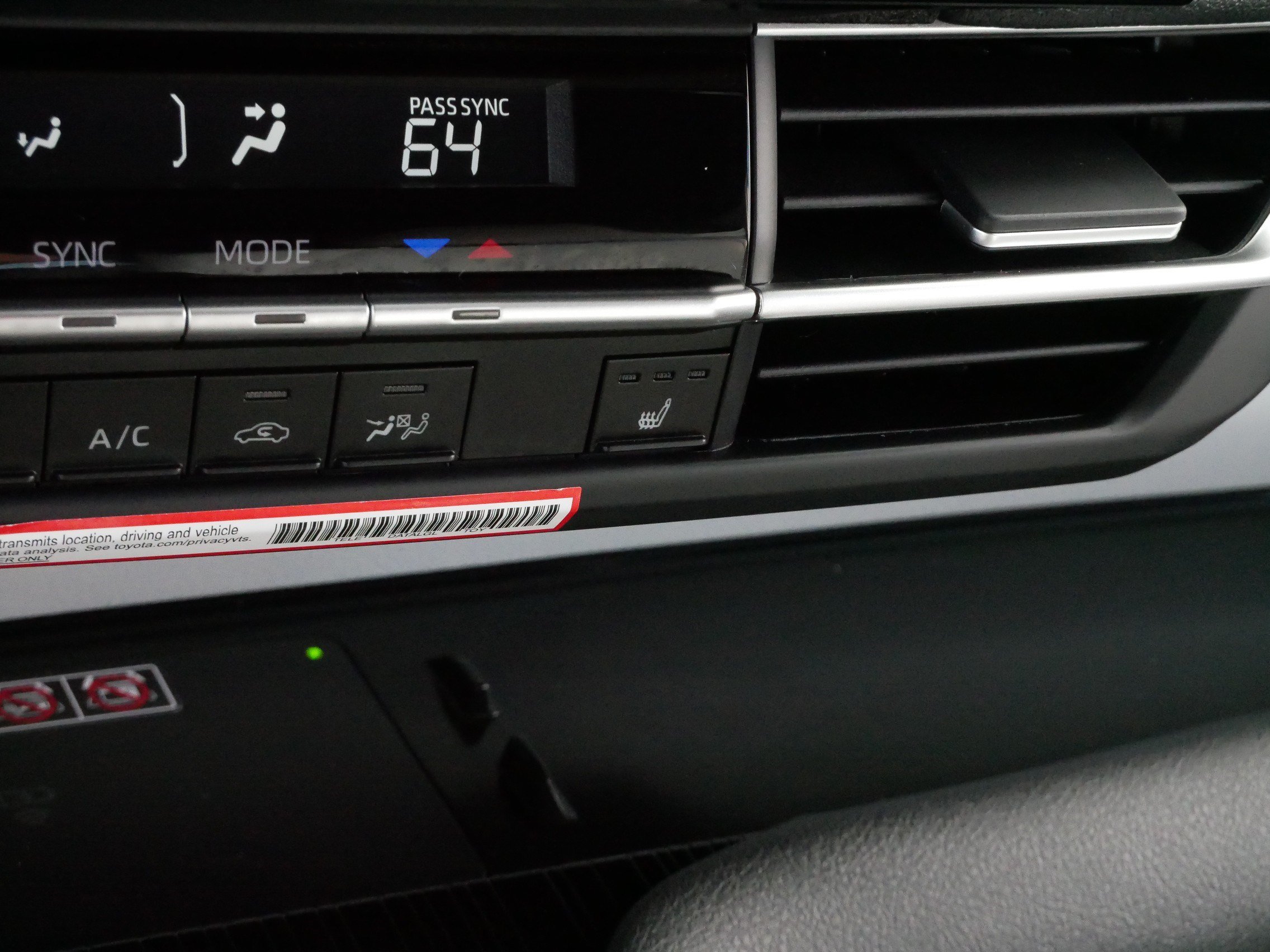 Certified 2026 Toyota Sienna XSE FWD image 28