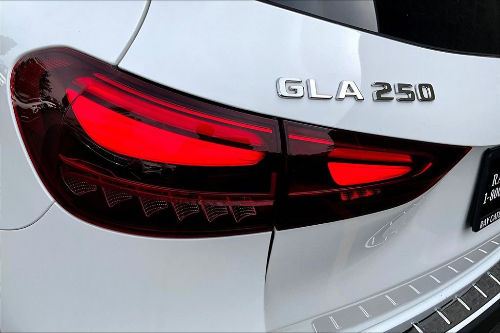 Certified 2025 Mercedes-Benz GLA 250 4MATIC image 32