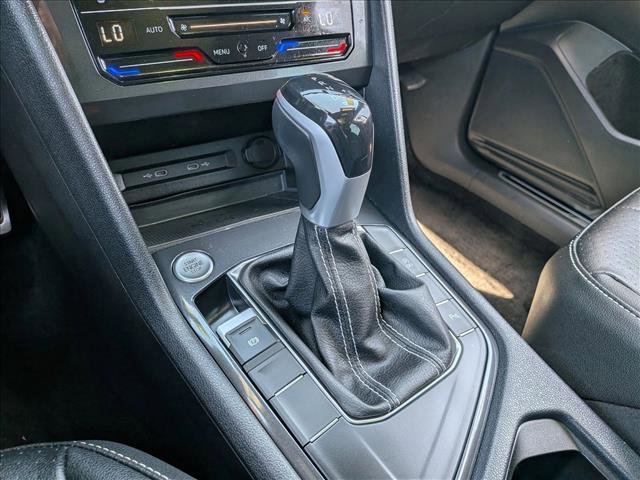 Used 2023 Volkswagen Tiguan SE R-Line FWD image 17