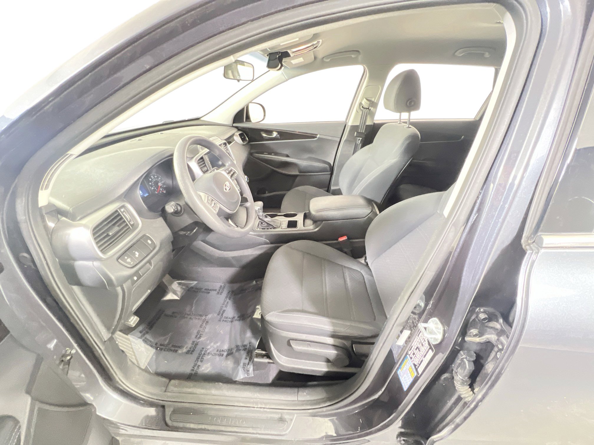 Used 2019 Kia Sorento LX image 19