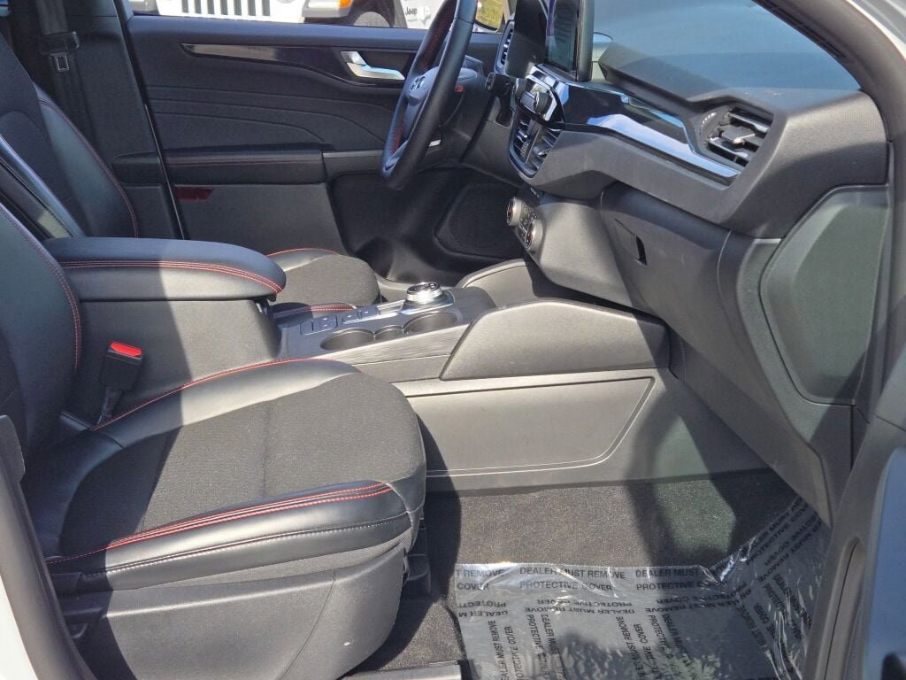 Used 2025 Ford Escape ST-Line Select image 5