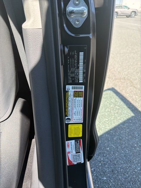 Used 2023 Toyota Sienna LE AWD/4WD image 27