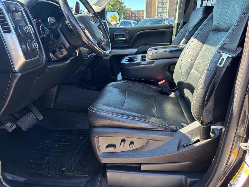 Used 2018 Chevrolet Silverado 1500 LT w/ All Star Edition AWD/4WD image 11