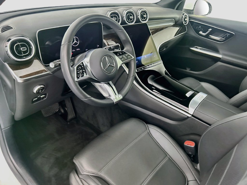 Certified 2026 Mercedes-Benz GLC 300 4MATIC image 9