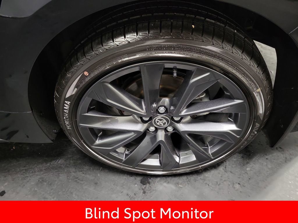 Used 2025 Toyota Corolla SE w/ SE Premium Package image 10