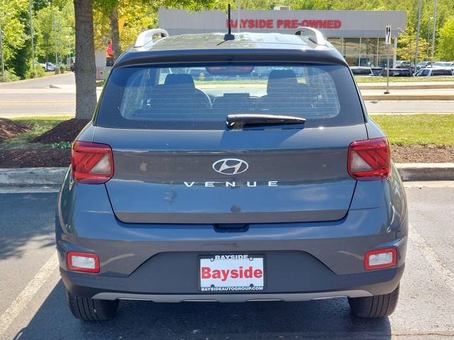 Used 2025 Hyundai Venue SEL FWD image 10