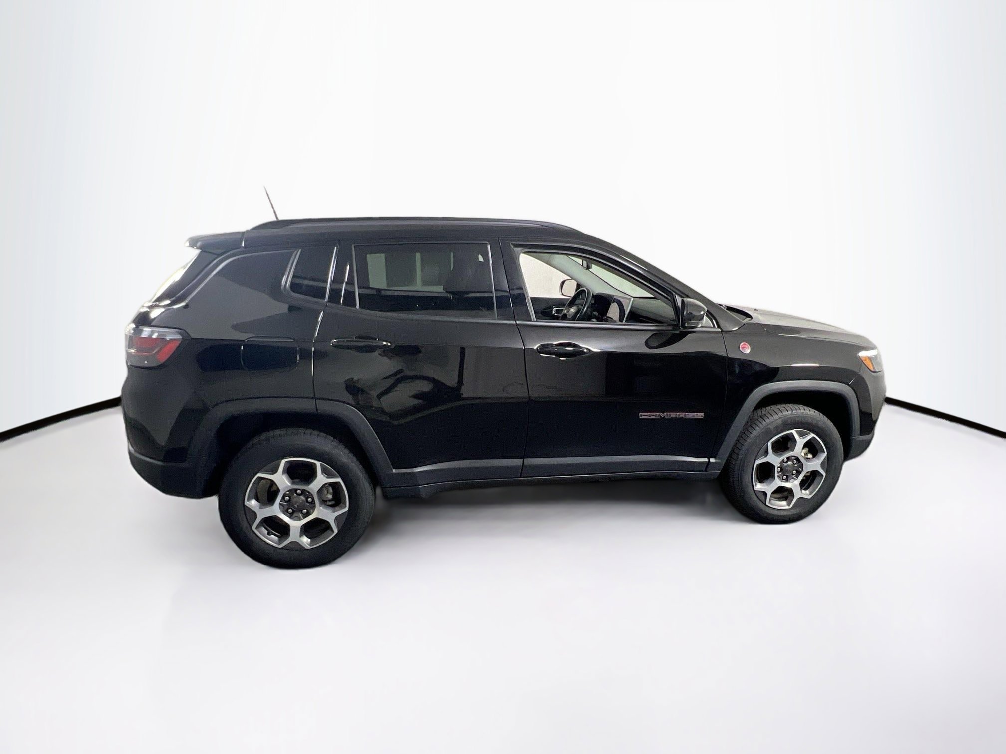 Used 2022 Jeep Compass Trailhawk w/ Trailhawk Elite Group image 4