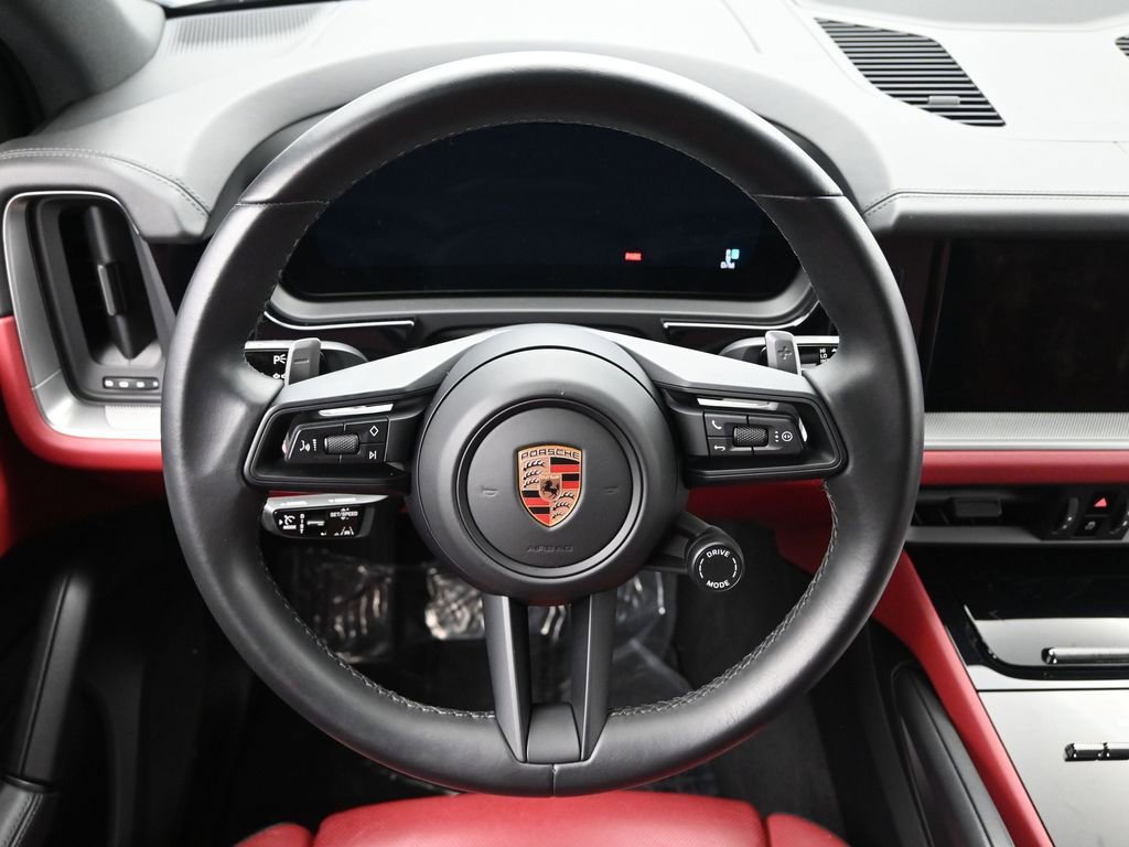 Used 2024 Porsche Cayenne image 19