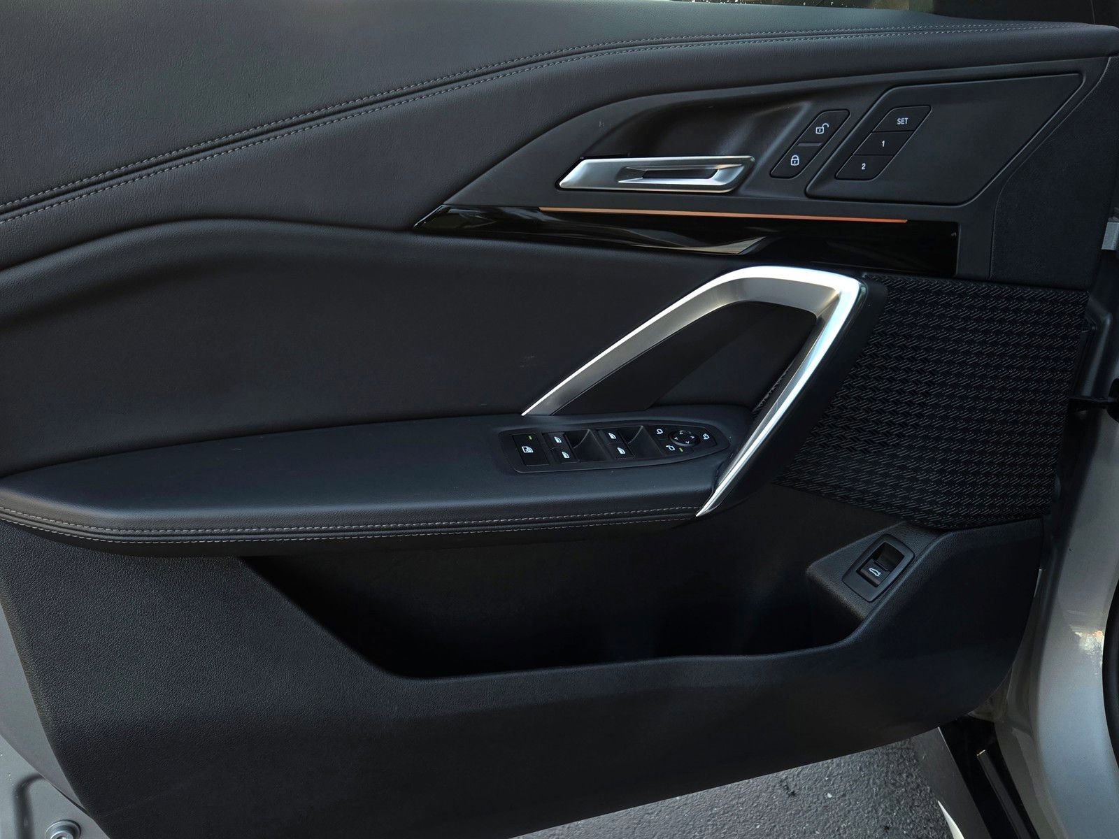 Used 2025 BMW X1 xDrive28i image 9