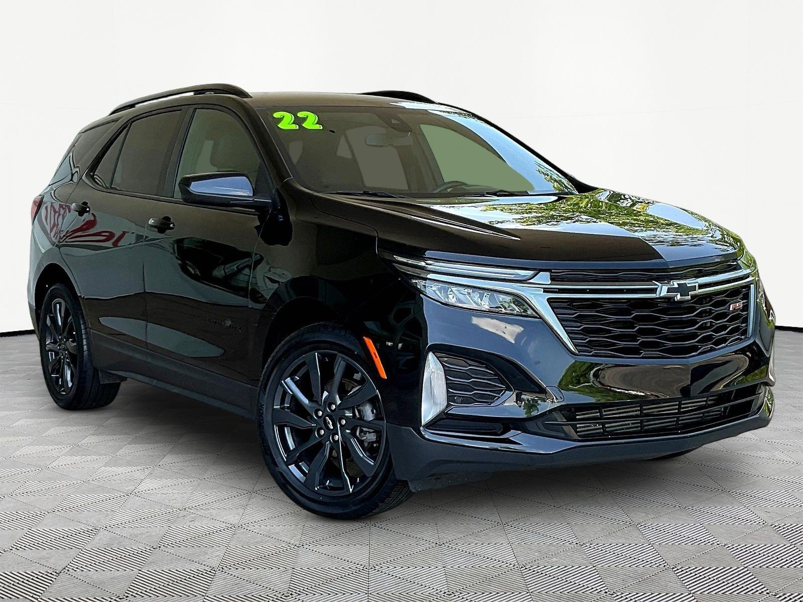 Used 2022 Chevrolet Equinox RS AWD/4WD image 3