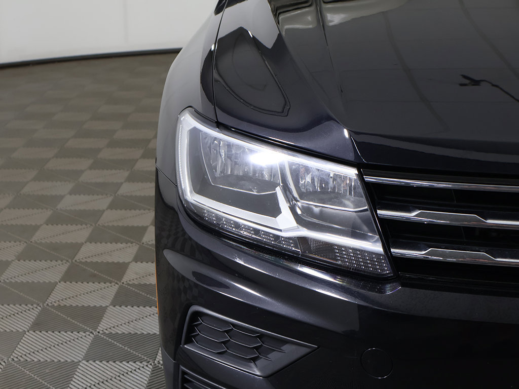 Used 2020 Volkswagen Tiguan SE w/ Panoramic Sunroof Package AWD/4WD image 14