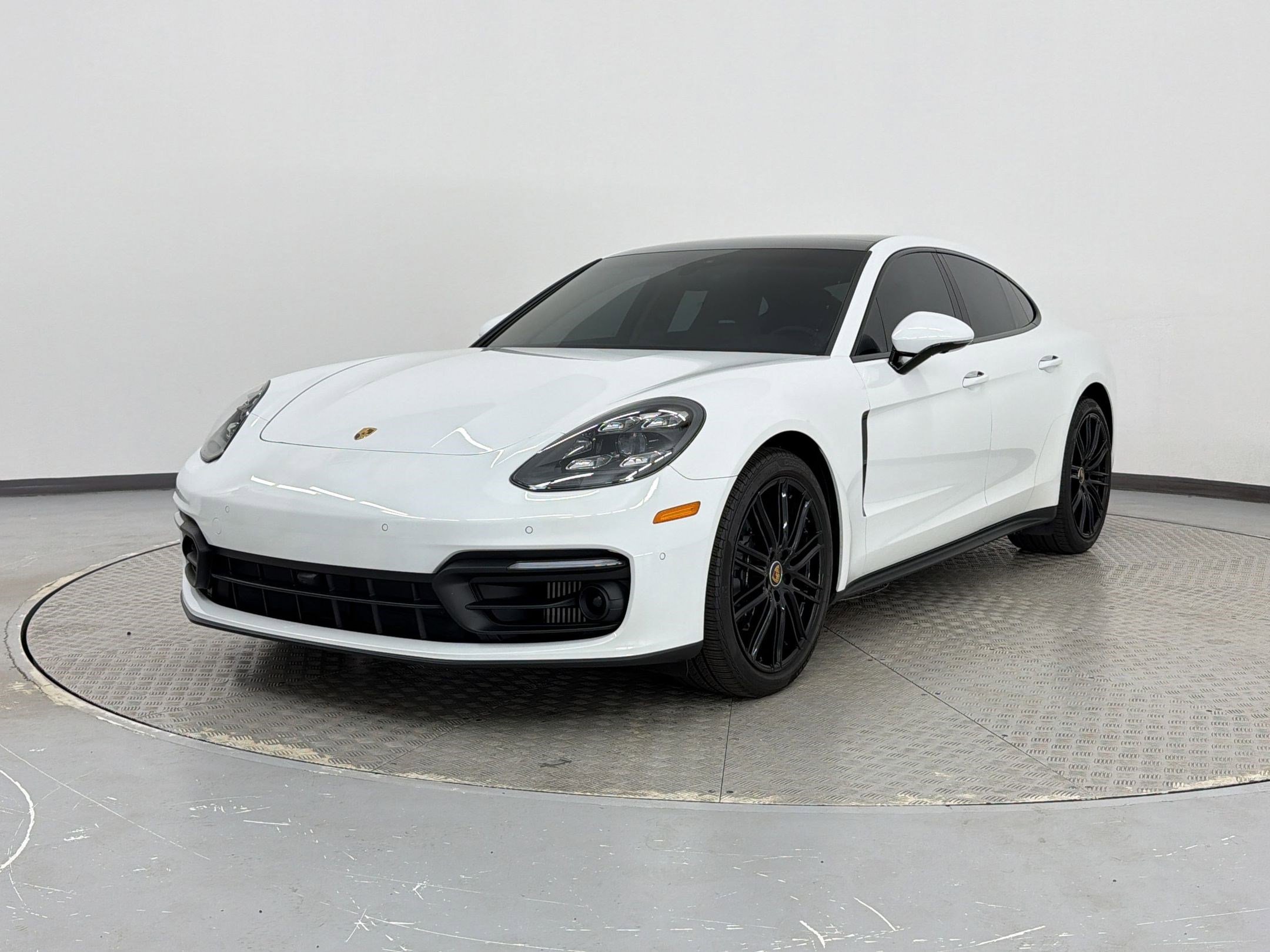 Certified 2023 Porsche Panamera Platinum Edition image 1