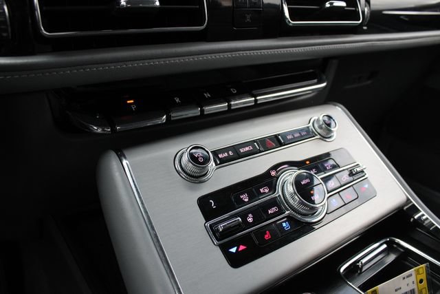 Used 2020 Lincoln Aviator Reserve w/ Elements Package Plus AWD/4WD image 16
